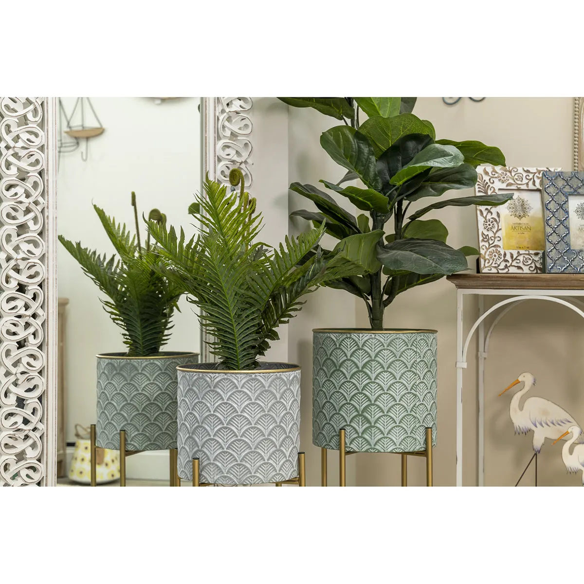2 Piece Stilted Fan Metal Planter Set