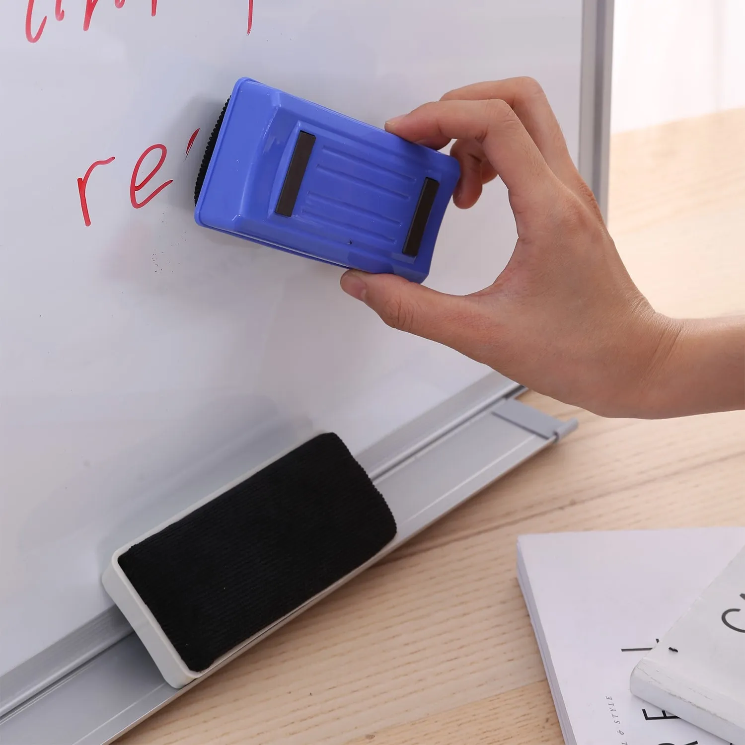 Deli Magnetic Whiteboard Eraser - (E7837)