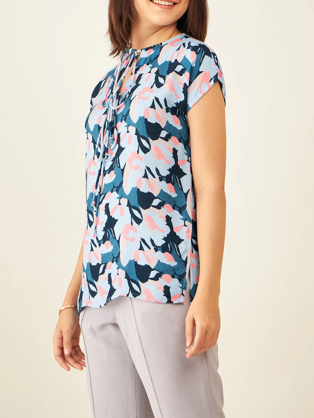 Fitted Floral Print Top With Short Sleeves Blue