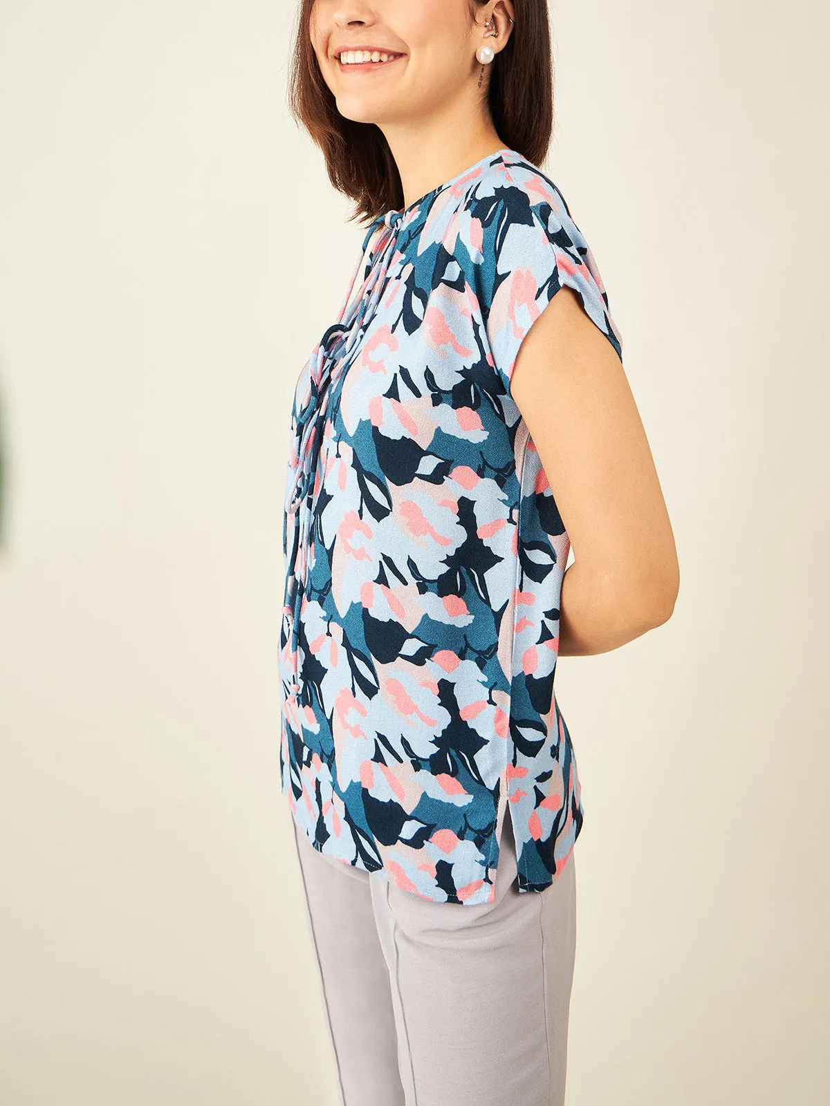Fitted Floral Print Top With Short Sleeves Blue