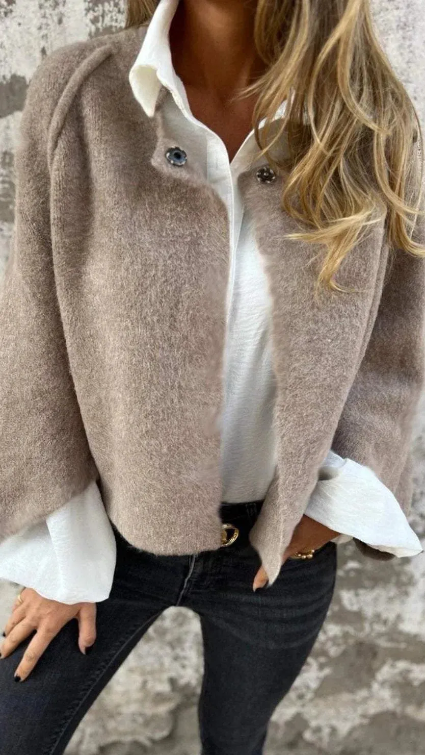 Lilja - Timeless Elegance in a Unique Design