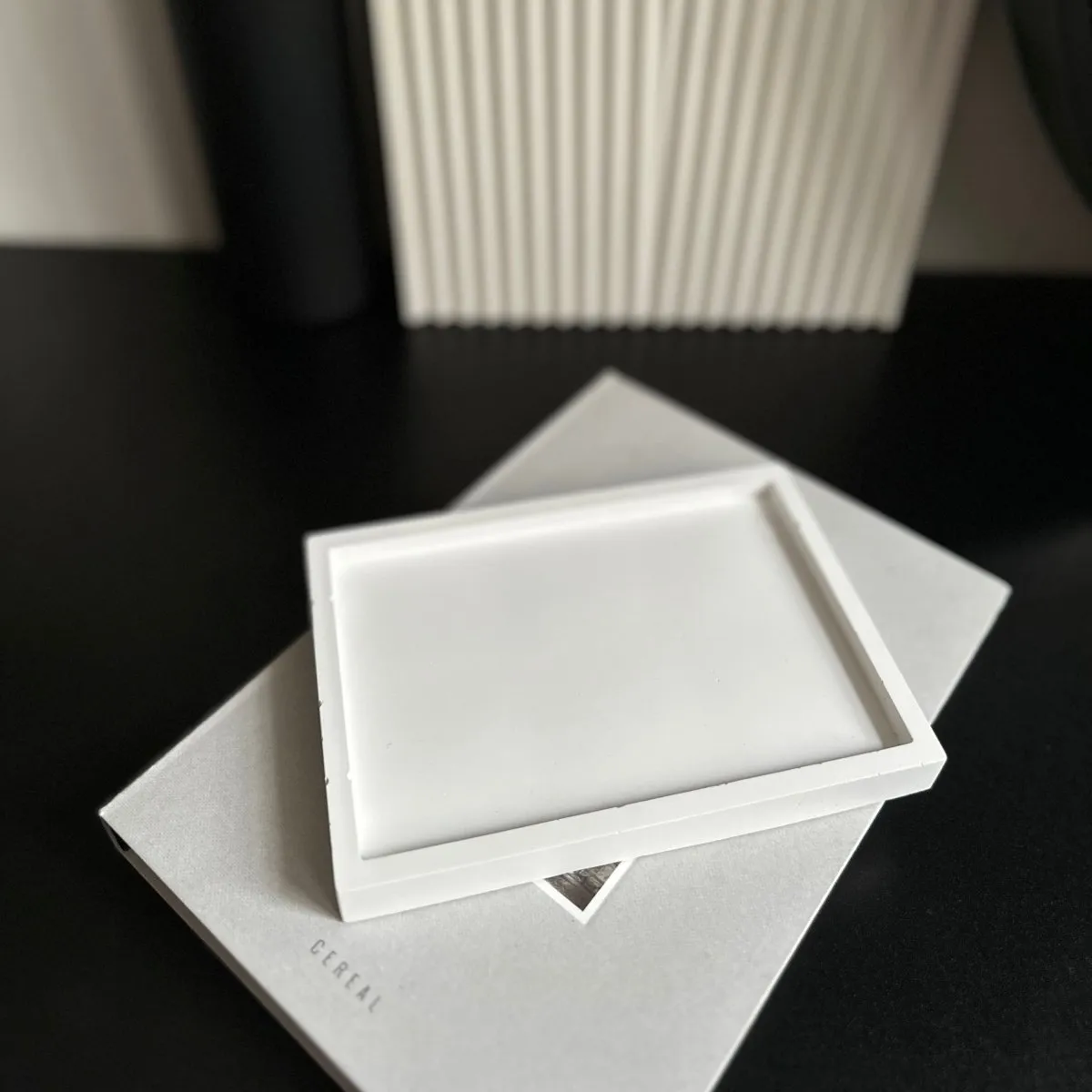 Stylish Rectangle Tray for Home Organization and Storage - Plates